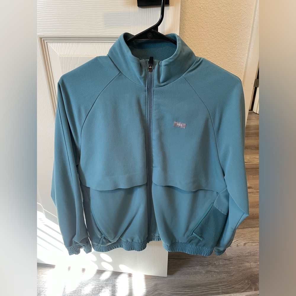 Size S figs jacket